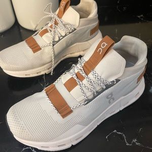 Womens ON CloudNova White Pearl - Size 9